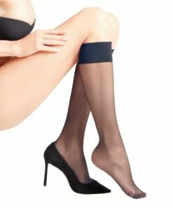 Falke Damen Kniestrümpfe Seidenglatt 15 DEN 22 Falke Damen Kniestrümpfe Seidenglatt 15 DEN -JEANS DIRECT Verkäufe 42313 41790 6179 frontview
