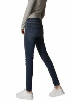 M.O.D. Damen Jeans MONIKA - Slim Fit - Blau - Madison Blue 9 M.O.D. Damen Jeans MONIKA - Slim Fit - Blau - Madison Blue -JEANS DIRECT Verkäufe 47590 47590 MOD AU22 2045 3264 20 800x1120 2